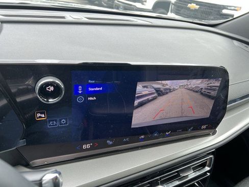 Used 2026 Chevrolet Traverse LT image 14