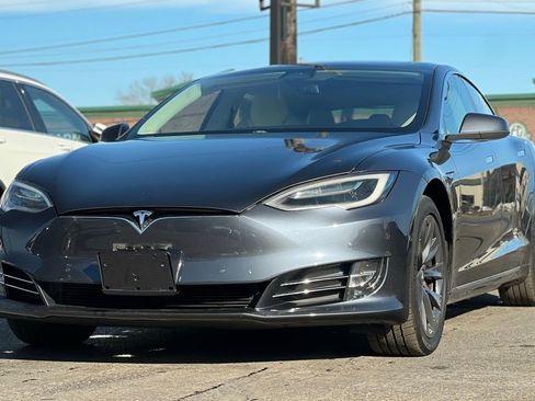 Used 2018 Tesla Model S 100D image 13
