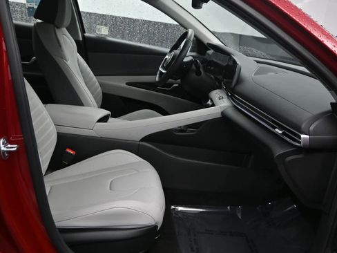 Certified 2025 Hyundai Elantra Limited image 11