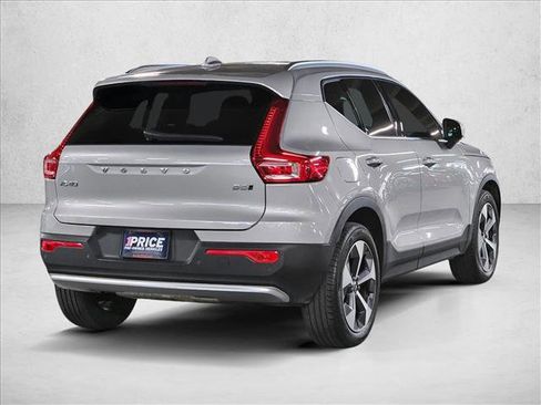 Used 2023 Volvo XC40 B5 Plus w/ Protection Package Premier image 5