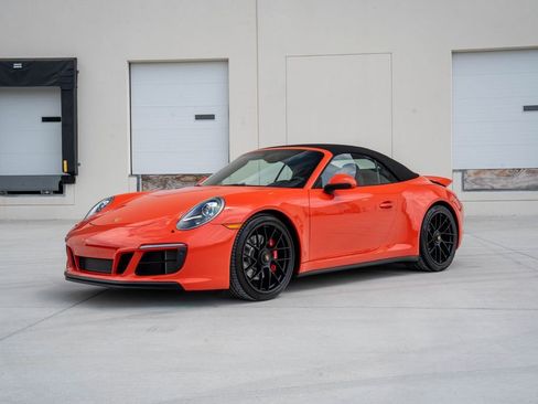 Used 2018 Porsche 911 Carrera GTS RWD image 3