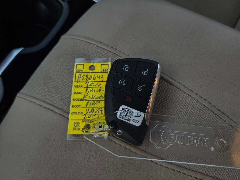 Used 2026 Buick Enclave Preferred FWD image 37