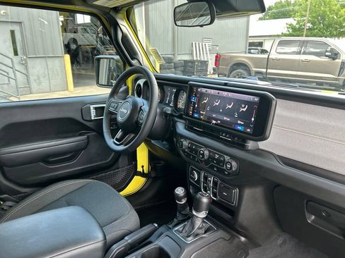 Used 2024 Jeep Wrangler Unlimited Sport AWD/4WD image 43