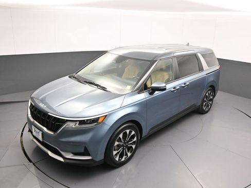 Used 2024 Kia Carnival EX FWD image 35