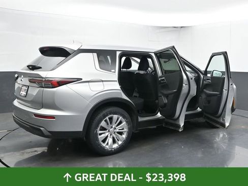 Used 2025 Mitsubishi Outlander ES image 58