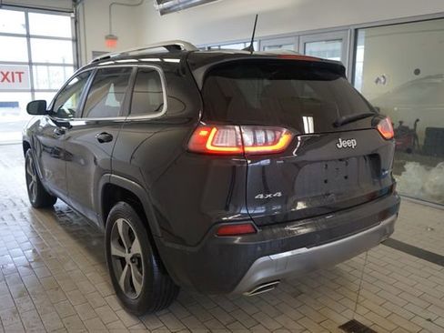 Used 2019 Jeep Cherokee Limited image 11