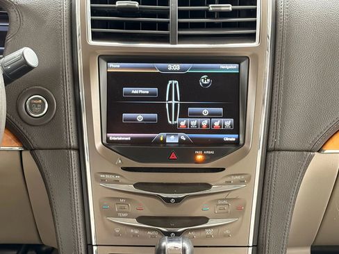 Used 2014 Lincoln MKX AWD w/ Equipment Group 102A image 28