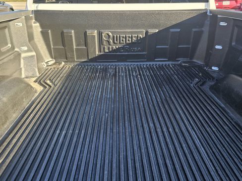 Used 2025 Chevrolet Silverado 2500 LT w/ Convenience Package image 8