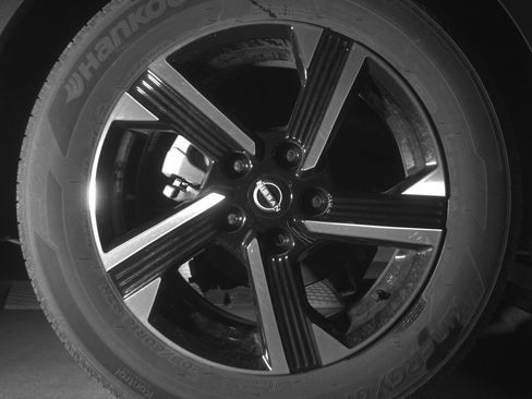 Used 2025 Nissan Sentra SV FWD image 15