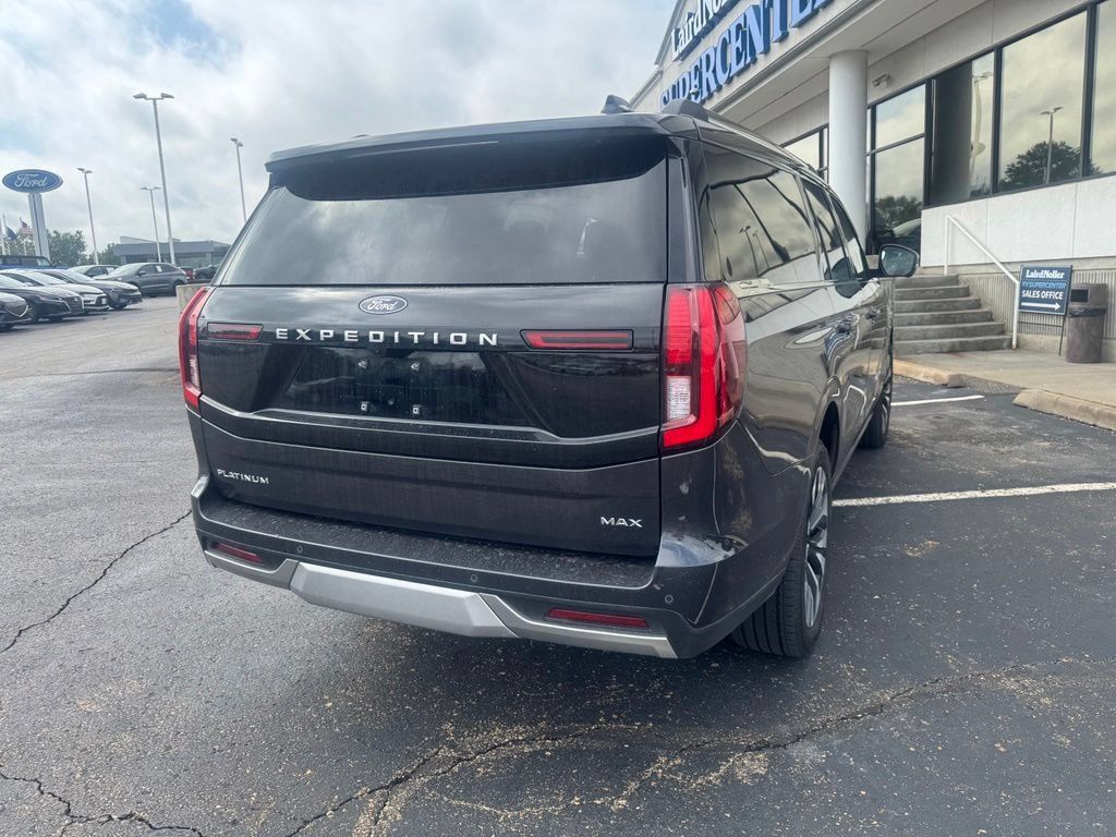 Used 2025 Ford Expedition Max Platinum w/ Driver's Package AWD/4WD image 7