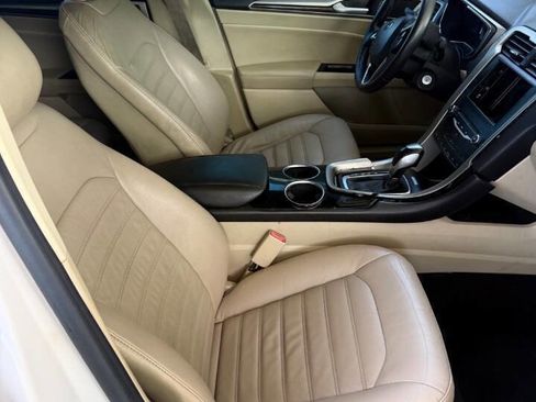 Used 2013 Ford Fusion SE FWD image 17