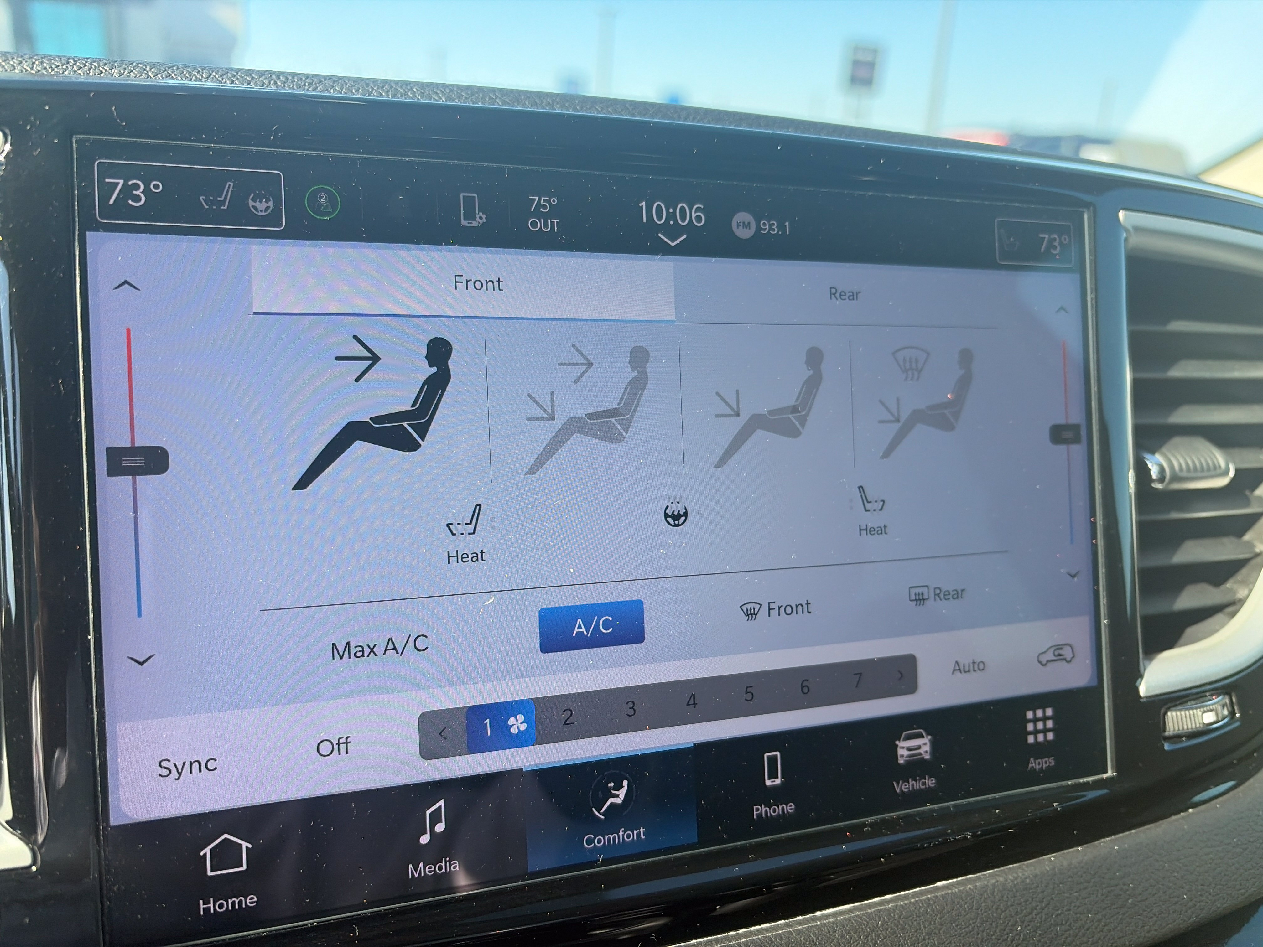 Used 2024 Chrysler Pacifica Touring-L FWD image 26