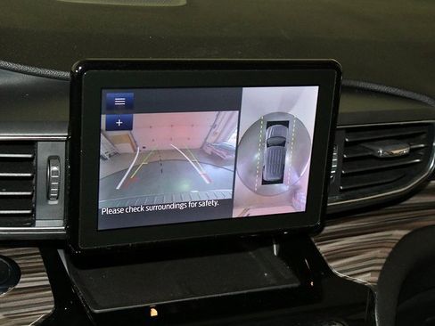 Used 2023 Ford Explorer Limited image 21