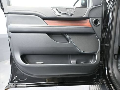 Used 2024 Lincoln Navigator Reserve AWD/4WD image 18