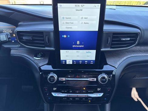 Used 2021 Ford Explorer Platinum w/ Equipment Group 601A image 32