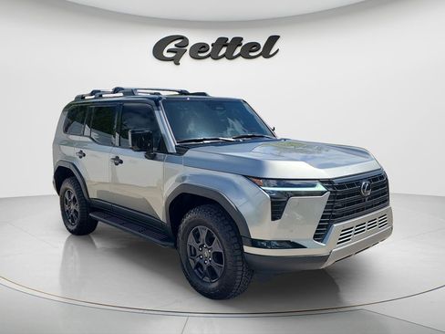 Used 2024 Lexus GX 550 image 2