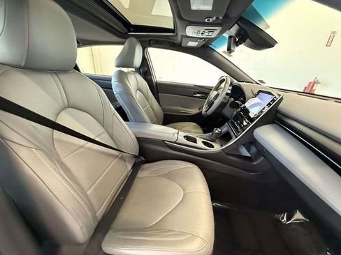 Used 2020 Toyota Avalon Limited w/ Advanced Safety Package FWD image 14
