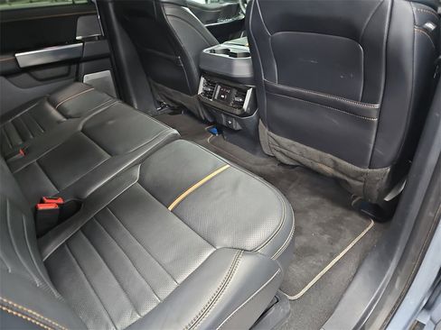 Used 2024 Ford F250 Platinum w/ FX4 Off-Road Package image 11