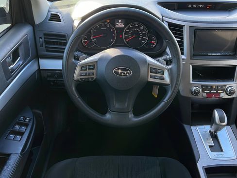 Used 2014 Subaru Outback 2.5i w/ Alloy Wheel Package image 9
