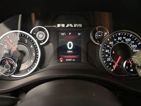 Used 2024 RAM 1500 Big Horn AWD/4WD image 6