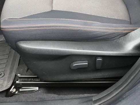 Used 2021 Subaru Crosstrek 2.0i Premium w/ Moonroof Package image 21