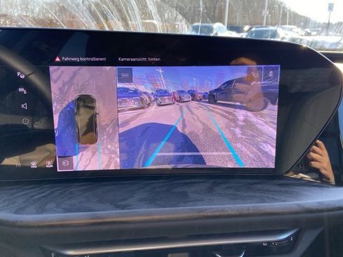 Used 2025 Audi Q5 Premium w/ Convenience Package image 19