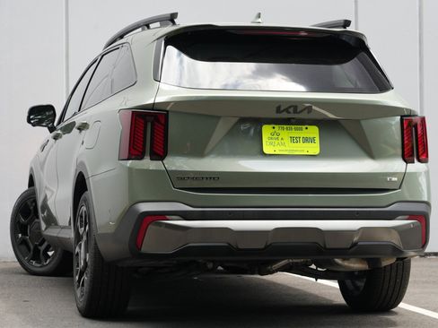 Used 2025 Kia Sorento SX AWD/4WD image 6