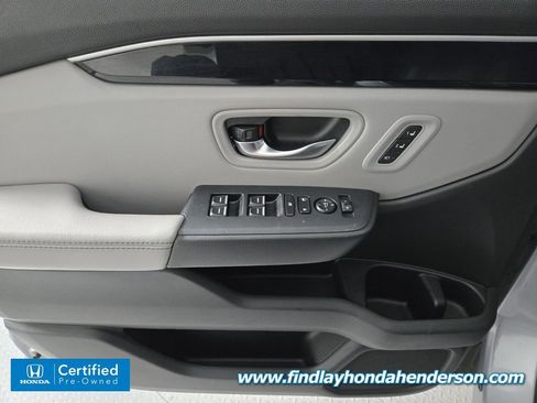 Certified 2024 Honda Pilot Touring image 17