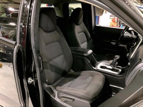 Used 2022 Chevrolet Colorado LT w/ Fleet Safety Package image 8