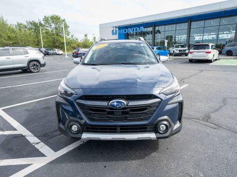Used 2025 Subaru Outback Touring XT AWD/4WD image 2
