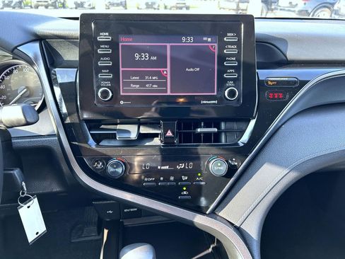 Used 2024 Toyota Camry SE image 13