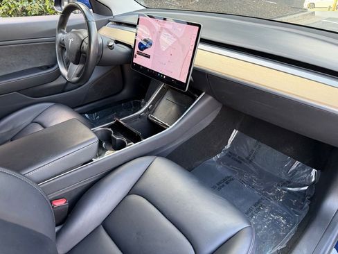 Used 2018 Tesla Model 3 Long Range image 32