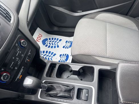 Used 2017 Ford Escape SE image 32