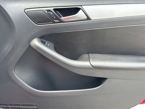 Used 2013 Volkswagen Jetta GLI Autobahn image 22