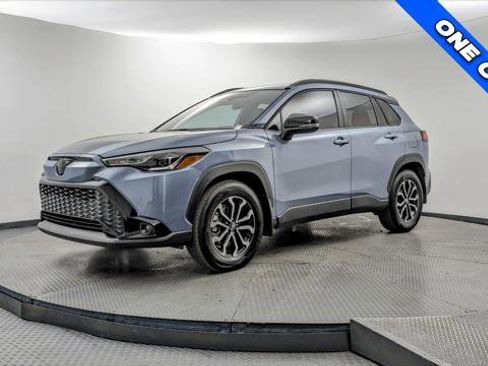 Used 2025 Toyota Corolla Cross AWD Hybrid image 2