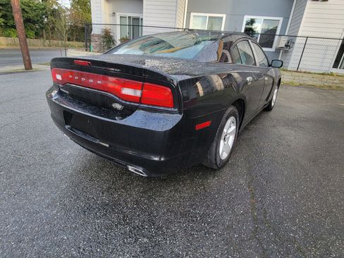 Used 2012 Dodge Charger SE image 4