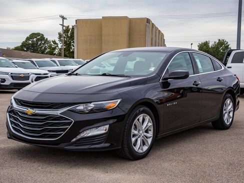 Used 2024 Chevrolet Malibu LT image 2