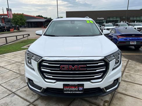 Used 2024 GMC Terrain SLT AWD/4WD image 2