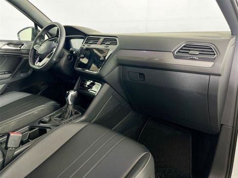 Used 2024 Volkswagen Tiguan SE R-Line image 26
