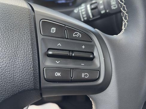 Certified 2026 Hyundai Venue SEL FWD image 19