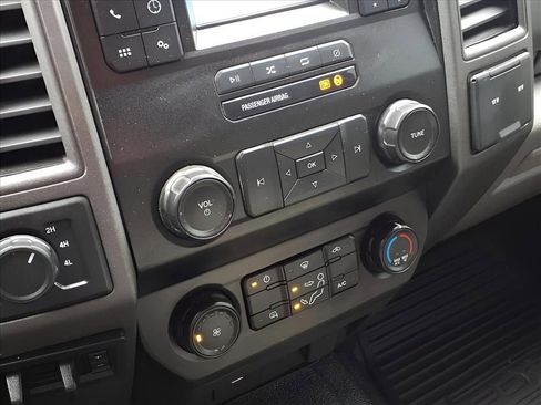 Used 2020 Ford F450 XL w/ Power Equipment Group image 5