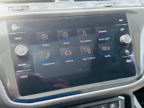 Used 2018 Volkswagen Tiguan SEL image 26