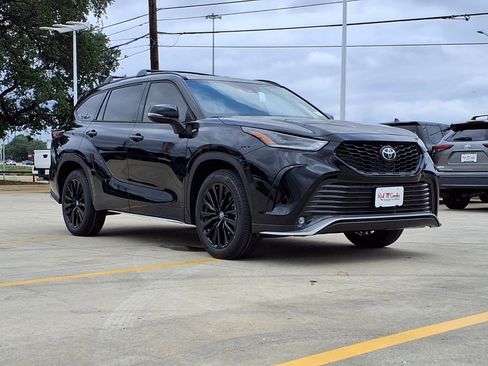 New 2026 Toyota Highlander XSE AWD/4WD image 3