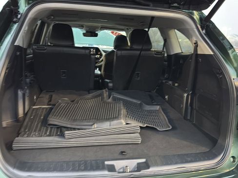 Certified 2023 Toyota Highlander XLE image 30