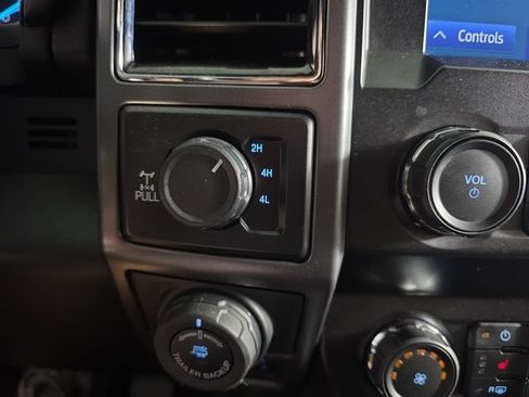 Used 2020 Ford F150 XLT w/ Equipment Group 302A Luxury AWD/4WD image 24