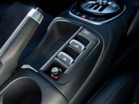 Used 2014 Audi R8 V8 image 41