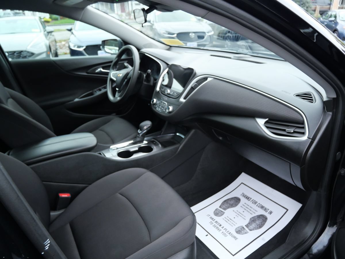 Used 2023 Chevrolet Malibu LT FWD image 16