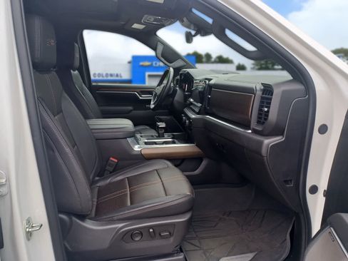 Used 2025 Chevrolet Silverado 1500 High Country AWD/4WD image 29