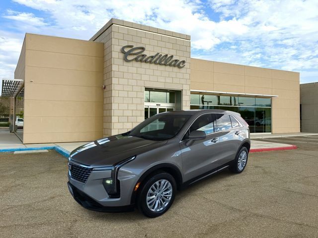 Certified 2024 Cadillac XT4 Luxury FWD image 4