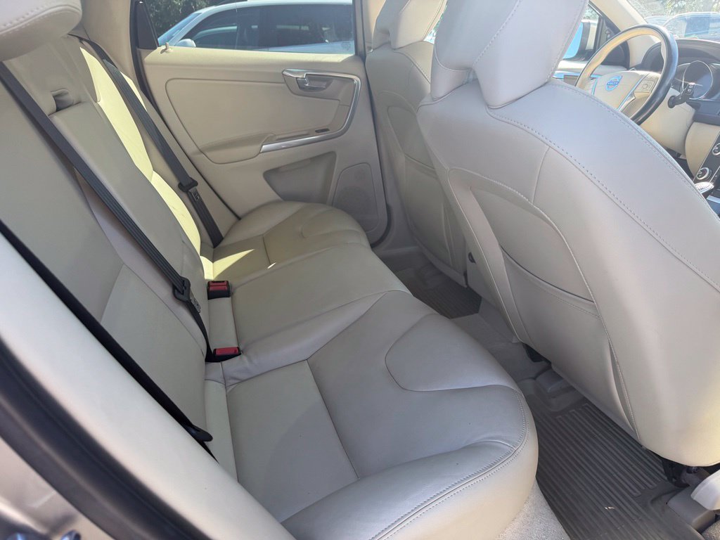 Used 2015 Volvo XC60 T5 AWD/4WD image 11